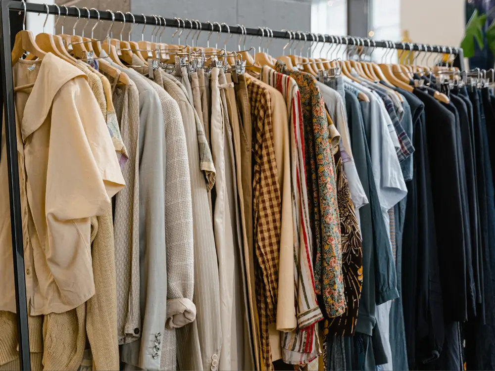 "Estilo atemporal para mulheres 40+: elegância e conforto em um look clássico"
