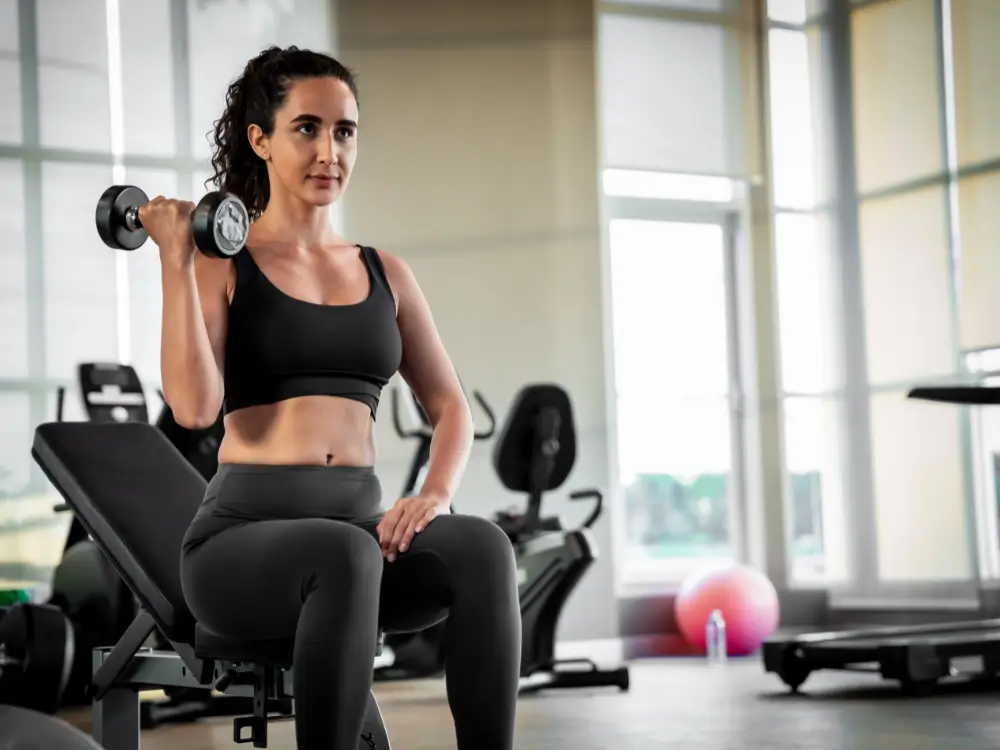 "Exercícios de musculação para mulheres na menopausa: fortalecimento e saúde óssea"