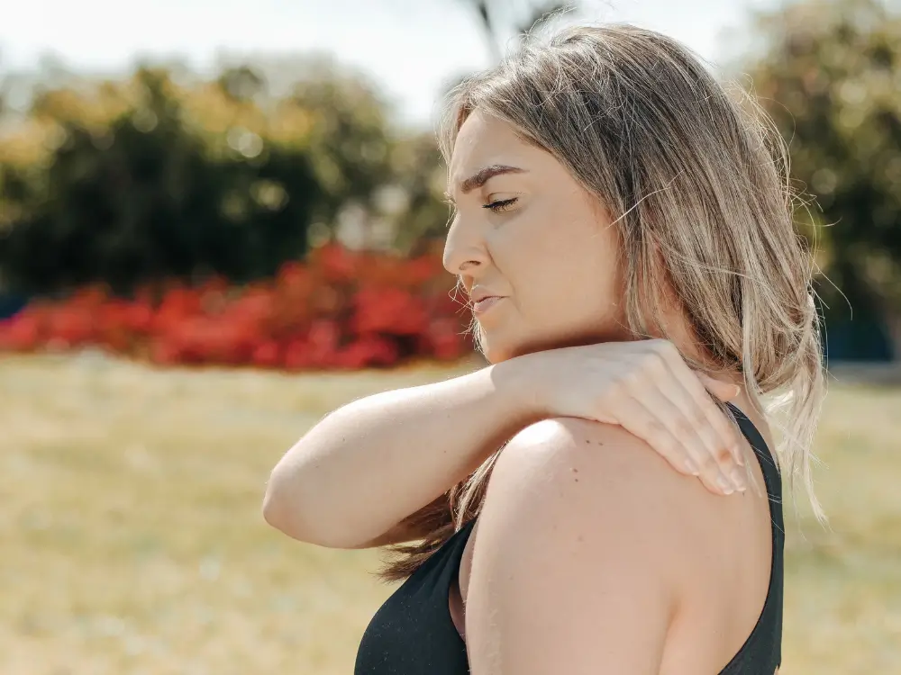 Ombro Travado na Menopausa? Entenda o que está acontecendo